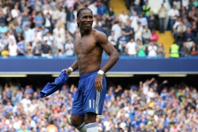 亚博体育app下载体育-蓝月亮新援天神下凡，孤胆英雄一己之力拯救曼城